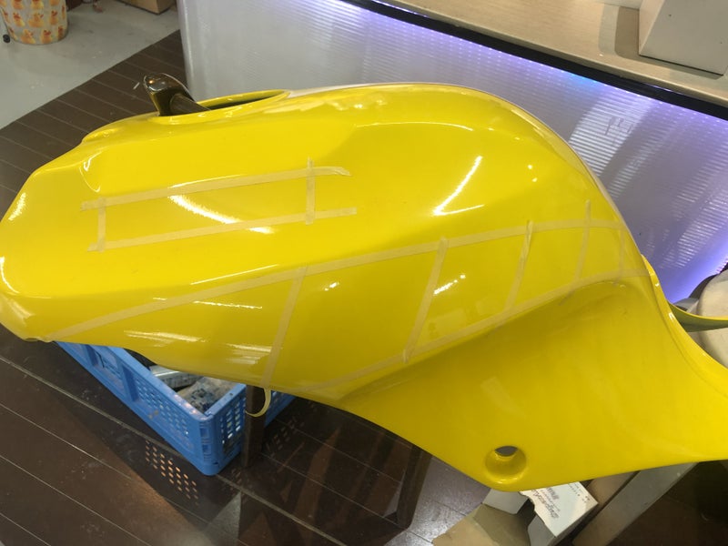 バイクタンク塗装　YAMAHA